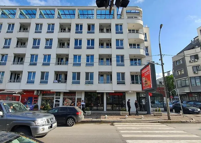 Colonel 947 Apartment